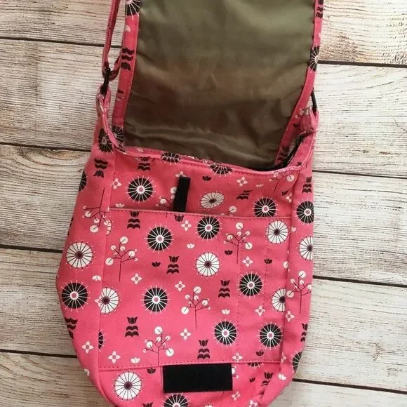 KAVU CROSSBODY BAG IN PINK PRINT‎ - Picture 3 of 7